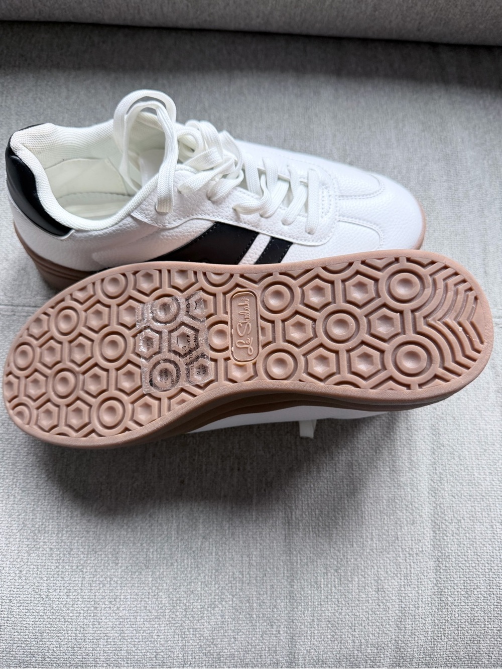 La Sheelah White and Black Women’s Sneakers
